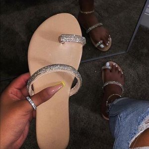 🔥NWOT FLASH FLAT SANDALS🔥